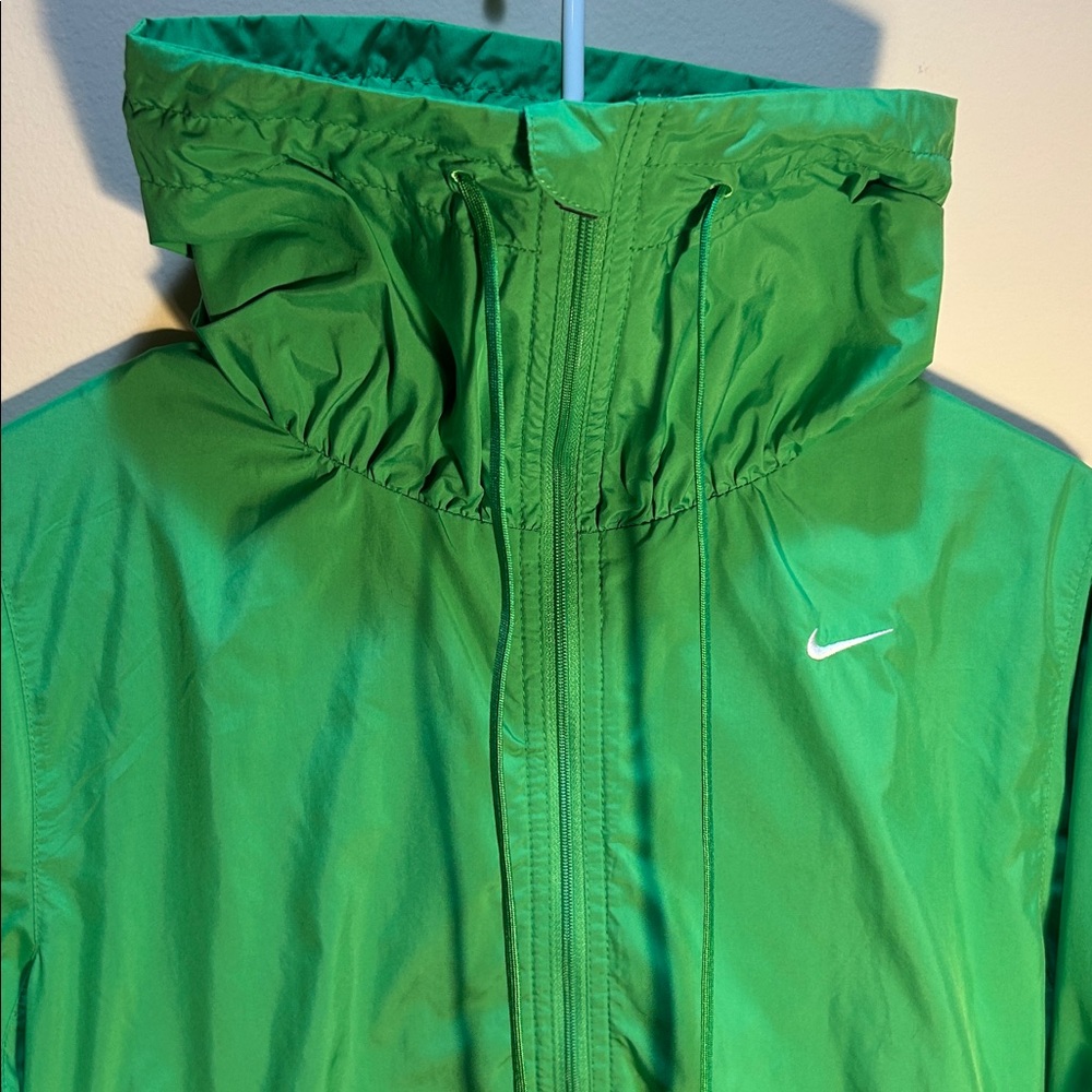 Nike Court Funnel Neck Women’s Green Windbreaker - Picture 3 of 9